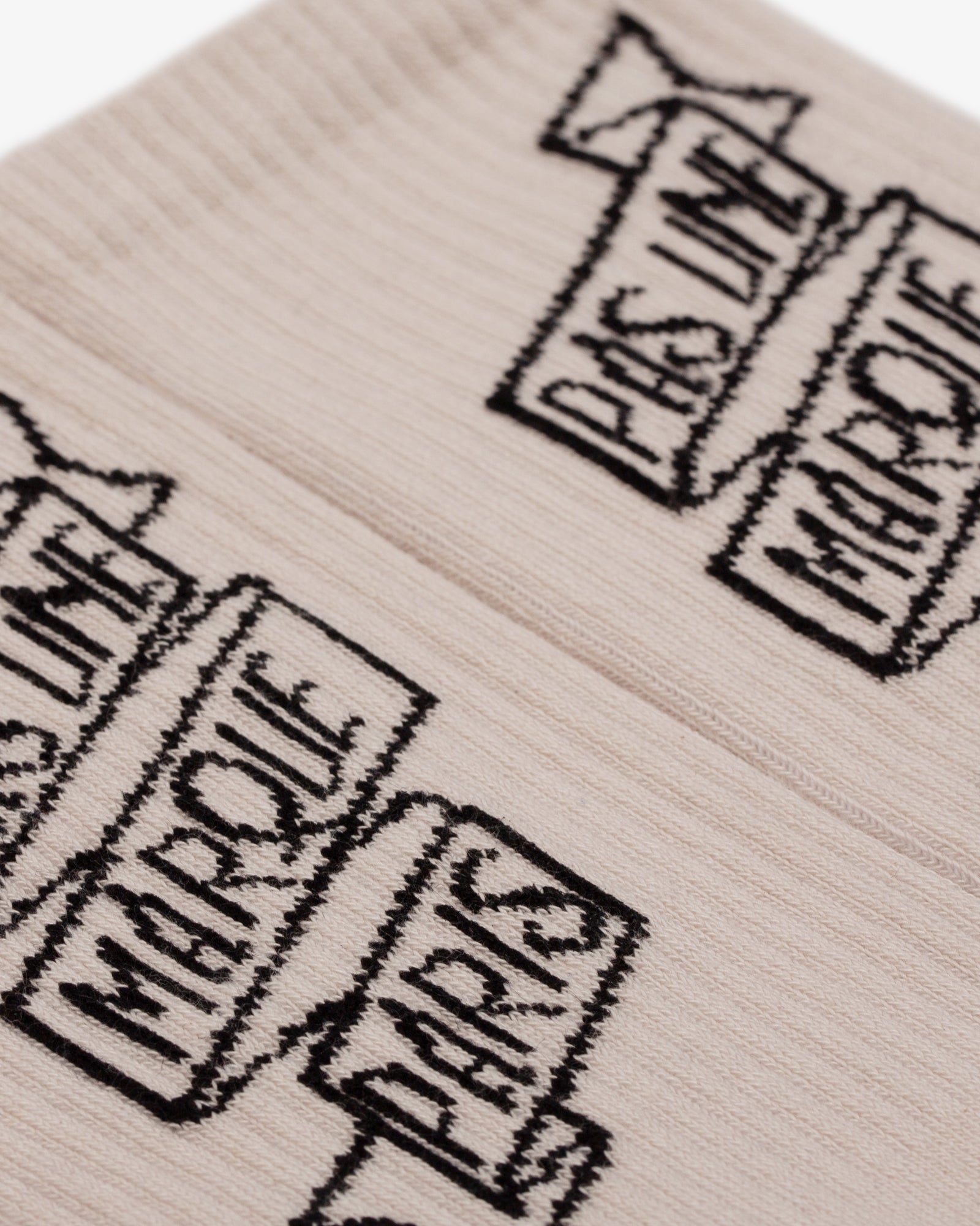 Banner Logo Socks (Beige / Black)